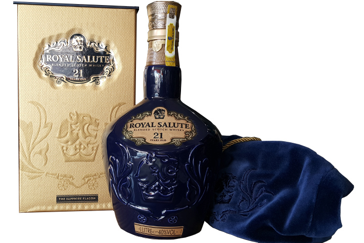 rượu chivas 21 loại màu xanh