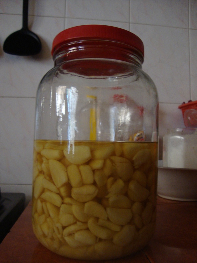 Tác dụng của rượu tỏi đối với sức khỏe